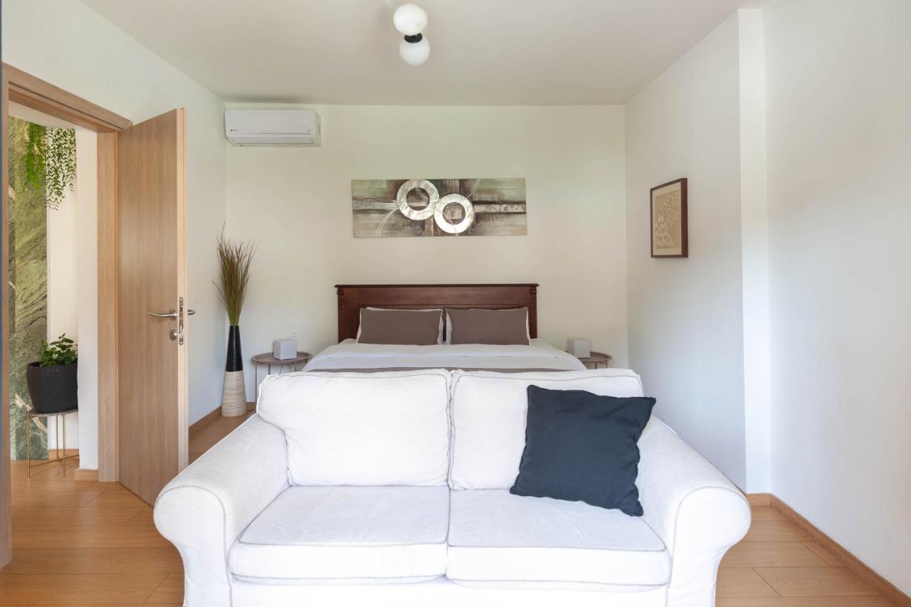 1951 Apartment