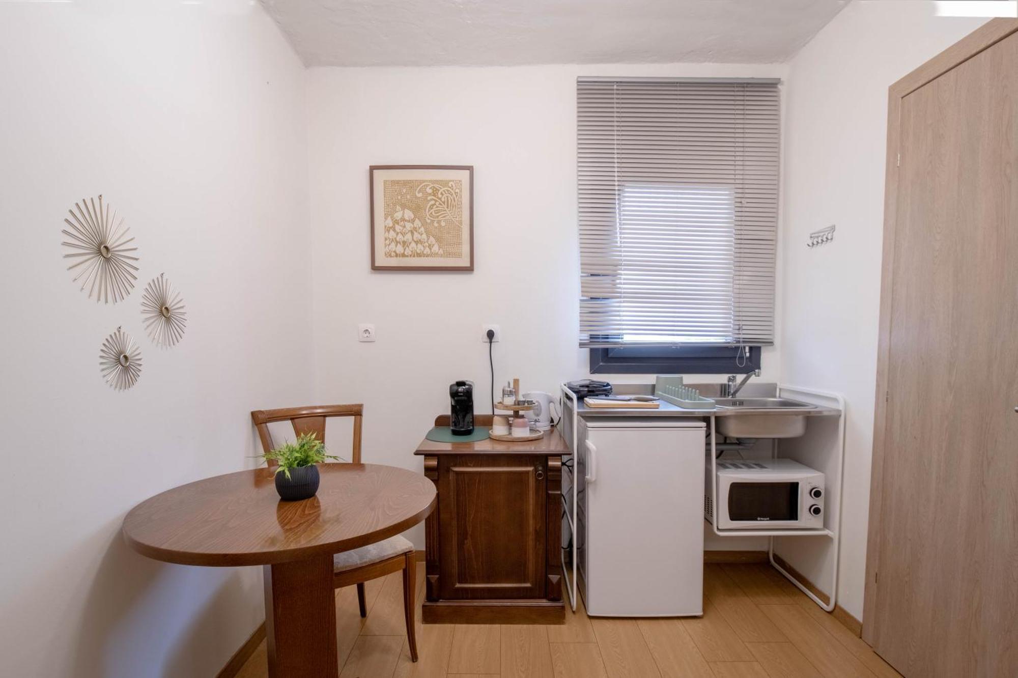 1951 Apartment