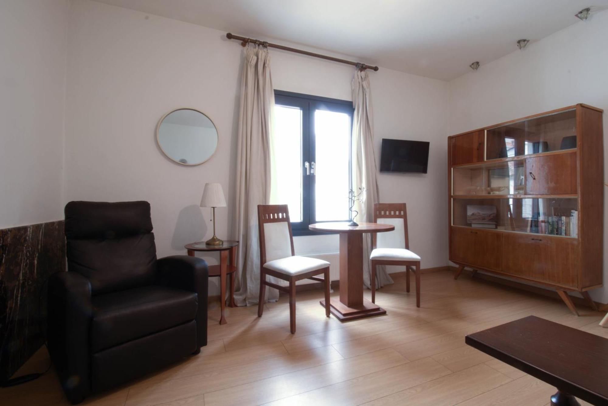 1951 Apartment *